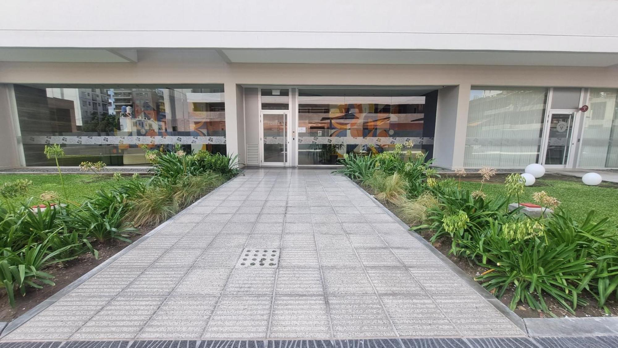 Piso Tres. Depto De Categoria En Cofico. C/cochera Córdoba